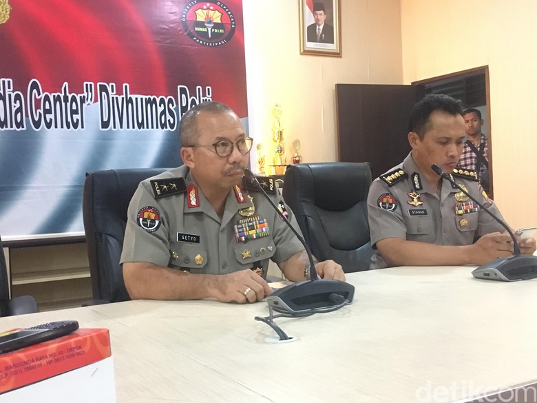 Polri: Ada 40 Napi Teroris Provokator di Rutan Mako Brimob Polri: Ada 40 Napi Teroris Provokator di Rutan Mako Brimob