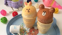 Ah, semua orang pasti suka kalau dikasih roti bentuk Cony dan Brown bentuk es krim cone ini. Iya, kan? Foto: Instagram @kunkathy