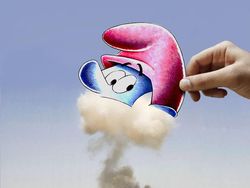 Kreatif! Perpaduan Benda Nyata dengan Lukisan