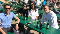 Selain napal tilas kampung halaman, Sophia juha bernostalgia dan keluarga dan teman-temannya di Jerman. Seru sekali ya (@sophia_latjuba88/Instagram