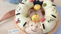Pasti kamu tahu dong tokoh kartun yang satu ini? Ya, Snoopy! Ini merupakan kreasi bakpau bentuk Snoopy pertama Kathy, lho. Foto: Instagram @kunkathy