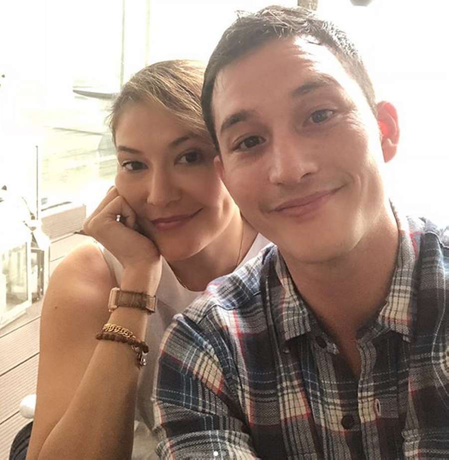 Tamara Bleszynski dan Mike Lewis yang Mesra Lagi