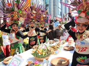 Cobek Raksasa 2,5 Meter Ramaikan Festival Rujak Uleg 2018