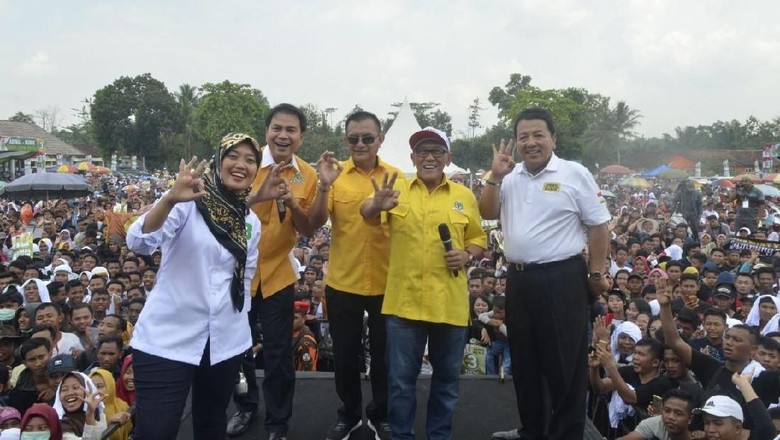 Cagub Arinal Janji Sediakan Benih Bermutu untuk Petani Miskin Cagub Arinal Janji Sediakan Benih Bermutu untuk Petani Miskin