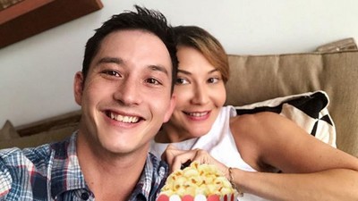 Tamara Bleszynski dan Mike Lewis yang Mesra Lagi