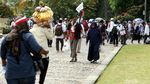 Usai Aksi 115, Massa Bersihkan Sampah di Monas