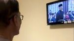 Foto: Anwar Ibrahim yang Dipenjara Tonton Pelantikan Mahathir