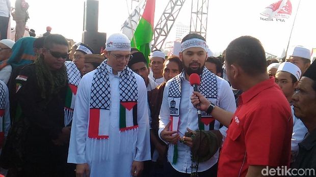 Zaskia Sungkar dan Suami Ikut Bela Palestina, Begini 