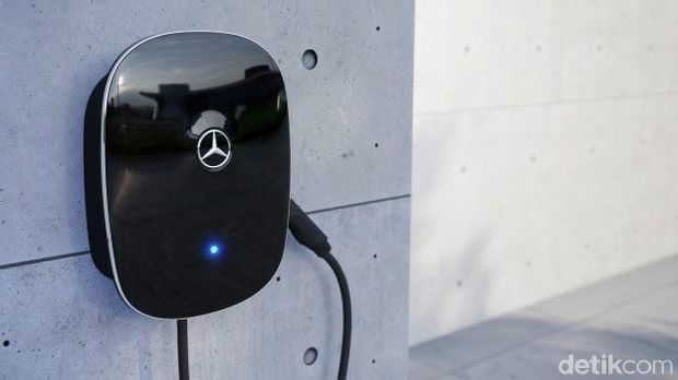 Wall Charger Mercedes-Benz