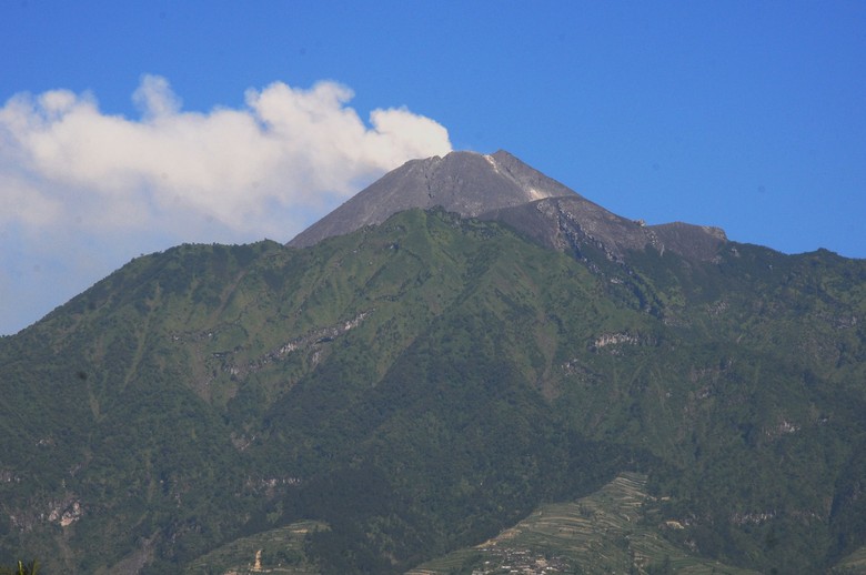 Status Gunung Merapi Naik Menjadi Waspada