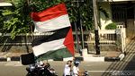 Massa Aksi 115 Bubar Kibarkan Merah Putih dan Bendera Palestina