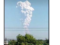 Foto-foto Letusan Merapi yang Diabadikan Netizen