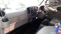 Kenyamanan pikap ini juga bisa didapatkan para sopir, dengan sistem audio yang kini sudah lebih mewah. Berkat terematnya radio, CD, MP3 dan AUX. Kenyamanan berkendara para sopir juga tidak lepas dari power steering. Sehingga kemudahan berkendara akan dirasakan siapapun yang menjadi sopir. Foto: M luthfi Andika