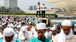 Momen Massa Aksi Bela Palestina Salat Jumat di Monas