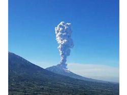 Foto-foto Letusan Merapi yang Diabadikan Netizen