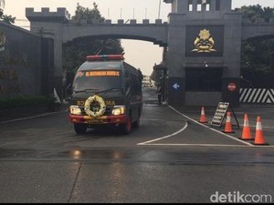 Jenazah Bripka Frence Dibawa dari Mako Brimob