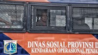 Sebanyak 8 orang diamankan dalam razia ini.