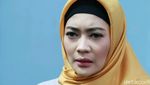 Pulang dari Palestina, Indah Dewi Pertiwi Mantap Berhijab