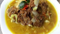 Tulang kambing sengaja disatukan ke dalam tongseng, agar kuah tongseng memiliki rasa yang gurih dan sedap dari kaldu tulang seperti tongseng buatan @ria_lovelyana. Foto: Instagram