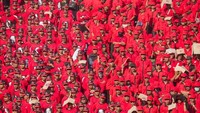 Apel yang diikuti sekitar 70 ribu kader PDI Perjuangan Jawa Tengah tersebut untuk kesiapan menghadapi pesta demokrasi Pemilihan Kepala Daerah 2018, Pemilihan Legislatif 2019, dan Pemilihan Presiden 2019. Foto: Mohammad Ayudha/ANTARA FOTO