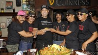 Grup musik yang terbentuk dari Warkop DKI menghadirkan Indro pada acara rilisnya lagunya tersebut. Foto: Ismail/detikHOT