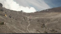 Badan Nasional Penanggulangan Bencana (BNPB) mengatakan ada 160 pendaki yang sedang melakukan pendakian di Gunung Merapi saat terjadi letusan freatik. Para pendaki itu kini dievakuasi.Foto: Twitter Balai Penyelidikan dan Pengembangan Teknologi Kebencanaan Geologi (BPPTKG)