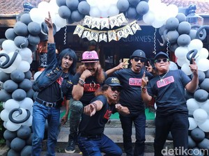Kocak! Orkes Moral Pengantar Minum Racun Rilis Engkong dan Temen Gue