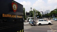 Arus lalu lintas yang mengarah ke Istana ditutup.