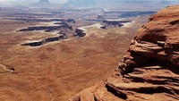 Seperti yang dilihat dari foto NASA, memang lanskap alam di Canyonlands National Park sungguh unik dan berwarna merah (Facebook/Canyonlands National Park)