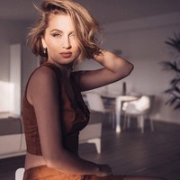 Populer di media sosial, Beniada pun kerap didapuk sebagai endorser. Berbagai produk diiklankannya mulai dari baju hingga cat pewarna rambut. Foto: dok. Instagram