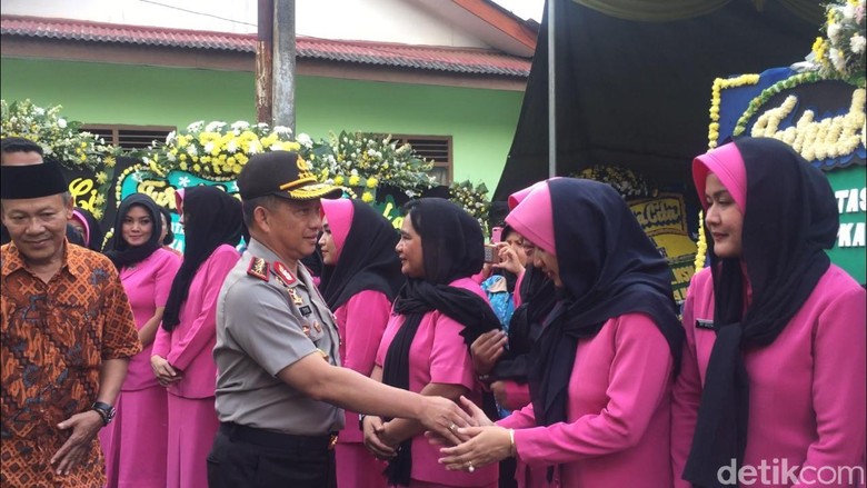 Kapolri: Kita Tidak Takut Teroris! Kapolri: Kita Tidak Takut Teroris!