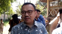 Sudirman membenarkan apa yang disampaikan Prabowo soal menggadaikan rumah. Menurutnya hal itu merupakan tanggungjawab pribadi agar sumber dananya jelas. Kalau Rp 100 ribu sehari, kan hampir Rp 7 miliar, ujar Sudirman. (Foto: Eko Susanto/detikcom)