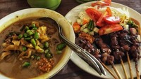 Mengunjungi warung sate legendaris Sate dan Tongseng Pak Budi, @melinda_dwi_a memilih tongseng dengan irisan cabai rawit segar dan sepiring sate kambing yang empuk dengan irisan acar segar. Foto: Instagram