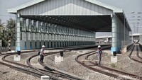 Suasana proyek Double-Double track (DDT) di Cipinang, Jakarta Timur, Jumat (11/5).