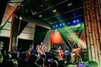 Nonton Konser Sambil Sharing Bareng Idola di Rock Adventure 2018