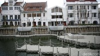 Kepala Unit Pengelolaan Kawasan (UPK) Kota Tua Jakarta, Norviadi Setio Husodo mengatakan bahwa wisatawan dapat berjalan dan menikmati sungai beserta bangunan-bangunan lawas di sekitar Kali Besar Kota Tua, jika kawasan ini sudah dibuka untuk umum.