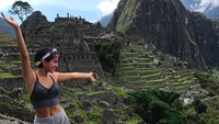 Ini Isabela saat di Macchu Pichu. Dengan ciri fisik yang mirip, ditambah suka bertualang. Maka cocok sudah kalau Isabela memerankan Dora di film Dora The Explorer. Tidak sabar menunggu filmnya keluar! (Instagram/Isabela Moner)