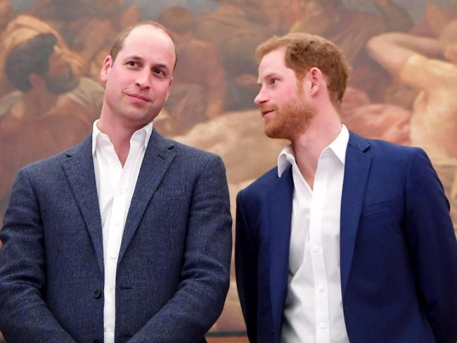 Punya hubungan yang sangat dekat dengan sang kakak. Pangeran Harry mengaku ikut tegang menjelang pernikahan Pangeran William pada 2011 lalu. Aku sama gugupnya dengan William, ucapnya. Foto: Getty Images