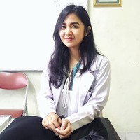 Tak hanya berprestasi di kontes kecantikan, ternyata Etelita Liana juga merupakan seorang mahasiswi Fakultas Kedokteran Universitas Gajah Mada, Yogyakarta. Foto: instagram/lilyestelita