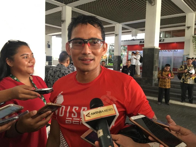Sandi Imbau Aksi Bela Palestina di Monas Jaga Persatuan Sandi Imbau Aksi Bela Palestina di Monas Jaga Persatuan