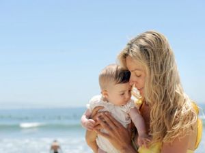 Potret Manis Wanita yang Punya Anak di Umur 40-an