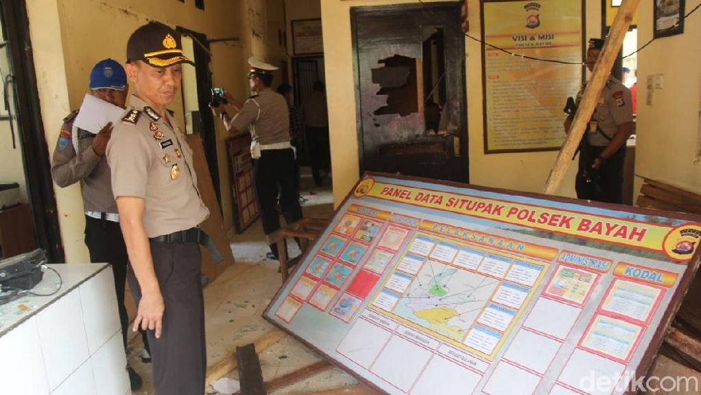 Salah Paham yang Berujung Perusakan Polsek Bayah Banten Salah Paham yang Be rujung Perusakan Polsek Bayah Banten
