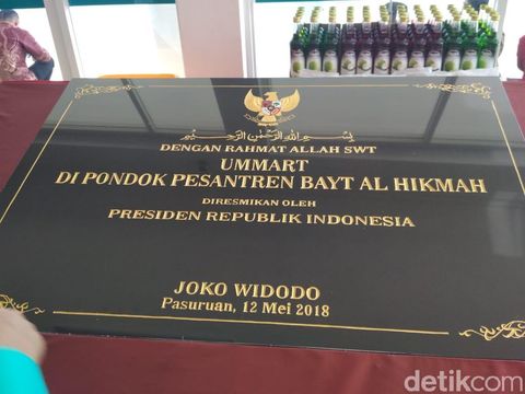 Prasasti peresmian untuk ditandatangani Presiden Jokowi