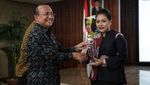 Penghargaan untuk Pemimpin Wanita Terbaik