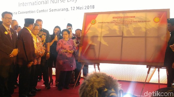 Di Depan Megawati, Perawat Honorer Curhat Soal Pengangkatan ASN