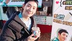 Si Keren Jung Hae-in, Pemain Drama Goblin Juga Pandai Berpose Saat Makan