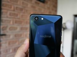 Penampakan Realme 1, Ponsel Baru Oppo Tanpa Notch