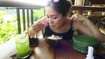 Manisnya Gaya Makan Caca Tengker, Adik Nagita Slavina