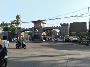 Goresan Simpati Warga untuk 5 Polisi yang Gugur