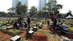 Jelang Ramadan TPU Menteng Atas Dipadati Peziarah